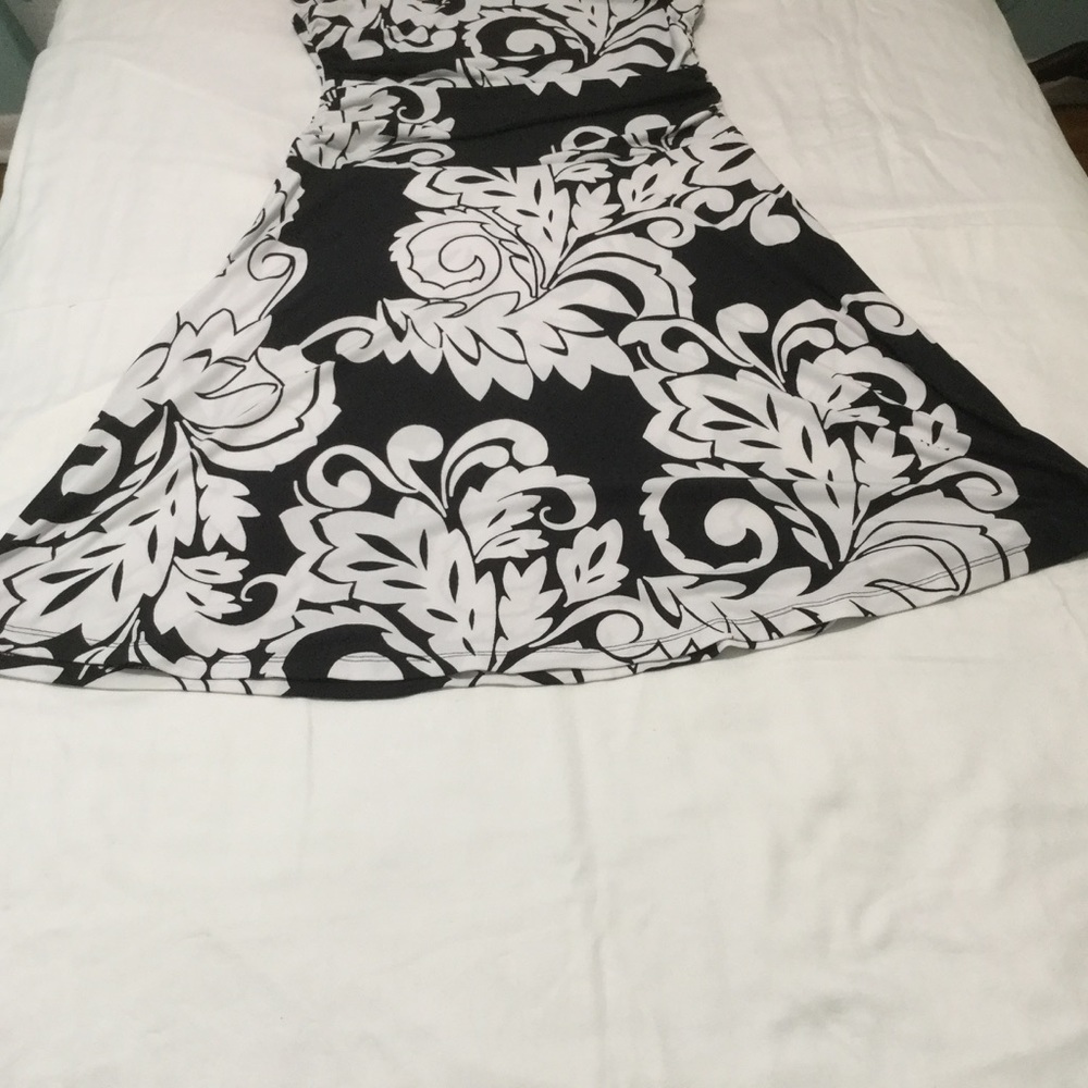 En Focus Studio Black & White Floral Dress.- —SOLD - Picture 5 of 6